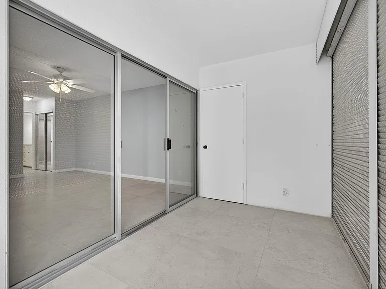 3590 Via Poinciana #202 — Photo 35