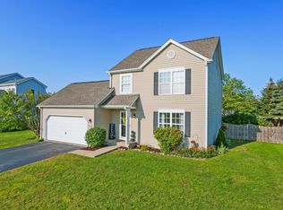 1043 Hunters Ridge Dr, Genoa City, WI 53128