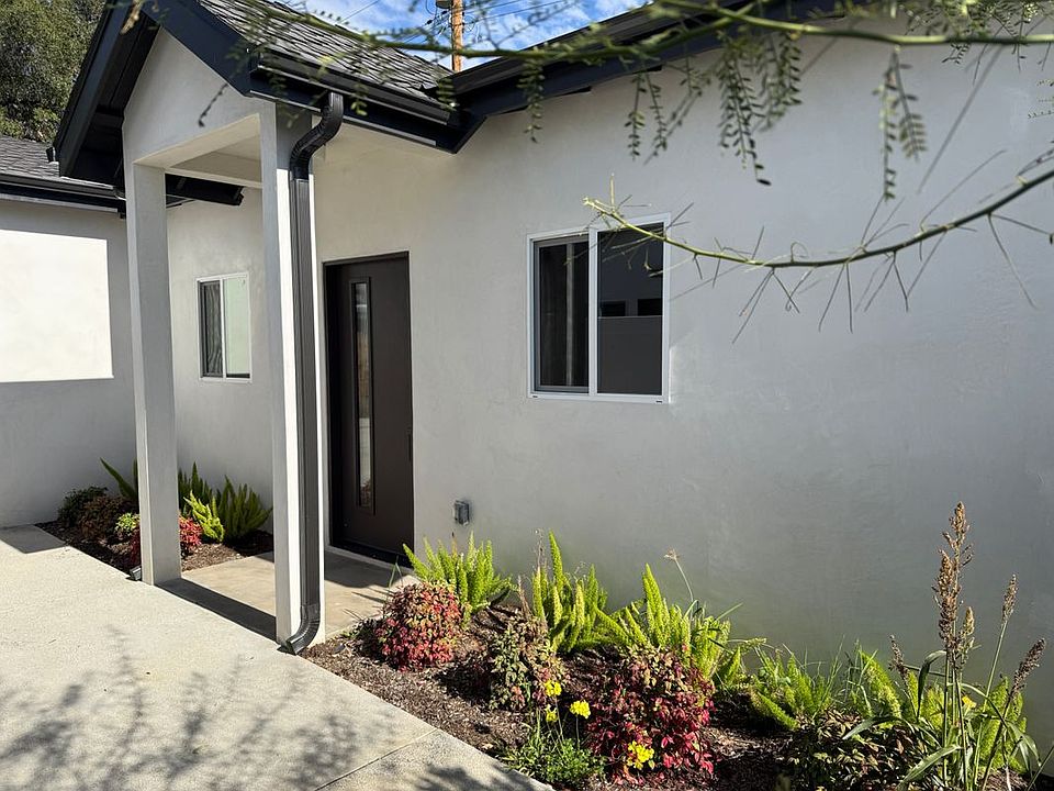 1st image of 1072 N Vinedo Ave