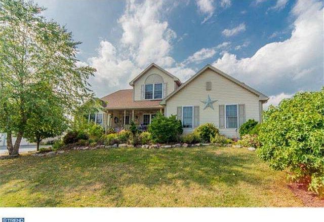 1st image of 32 Hickory Ln