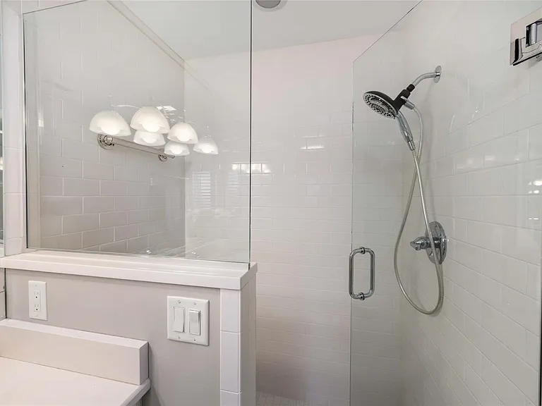 8120 NW 48th Ln — Photo 33