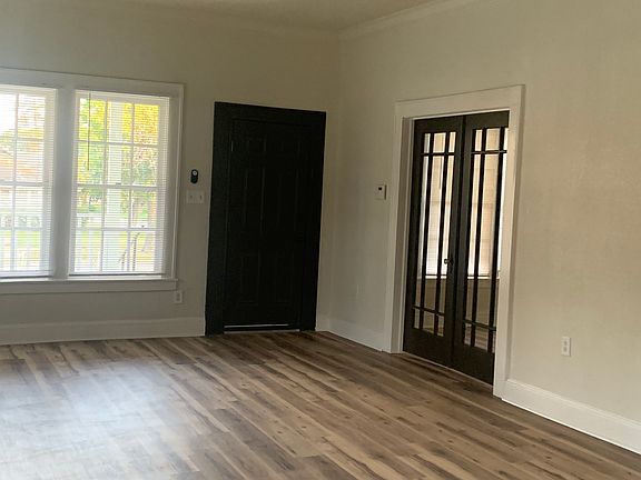 2nd image of 3215 Ethel Ave