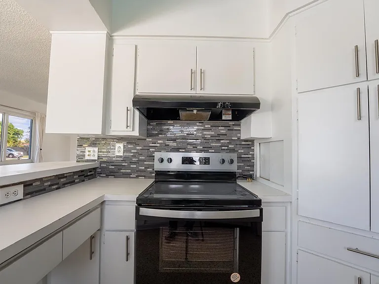8822 SW 41st Ter — Photo 10