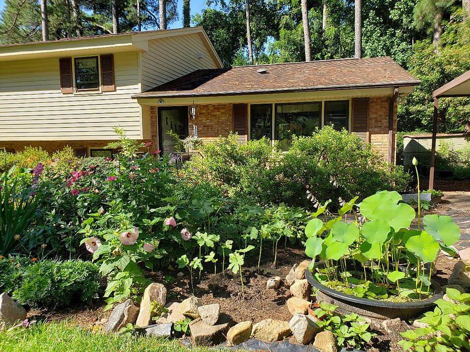 1st image of 3212 Fairforest Pl #2
