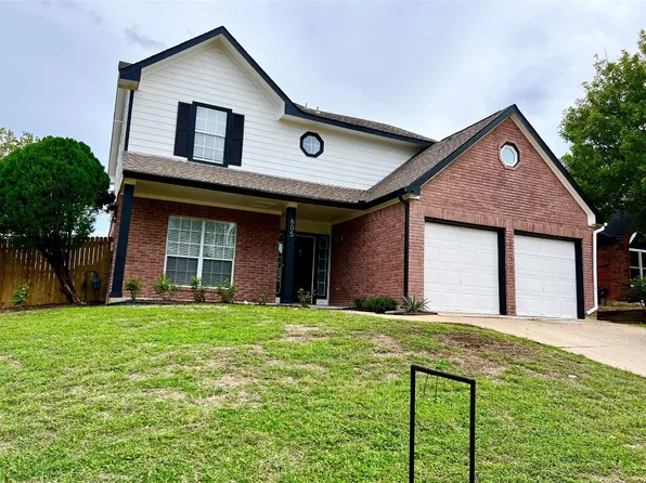 805 Lionel Way, Fort Worth, TX 76108