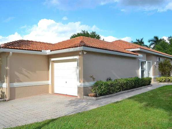 515 NW 129th Way, Pembroke Pines, FL 33028