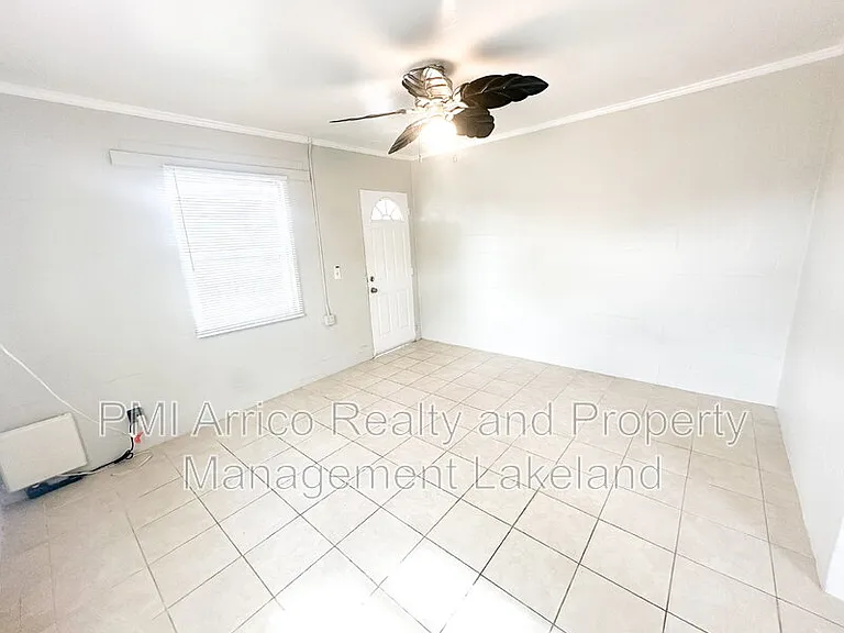 324 Pearl St #2 — Photo 2
