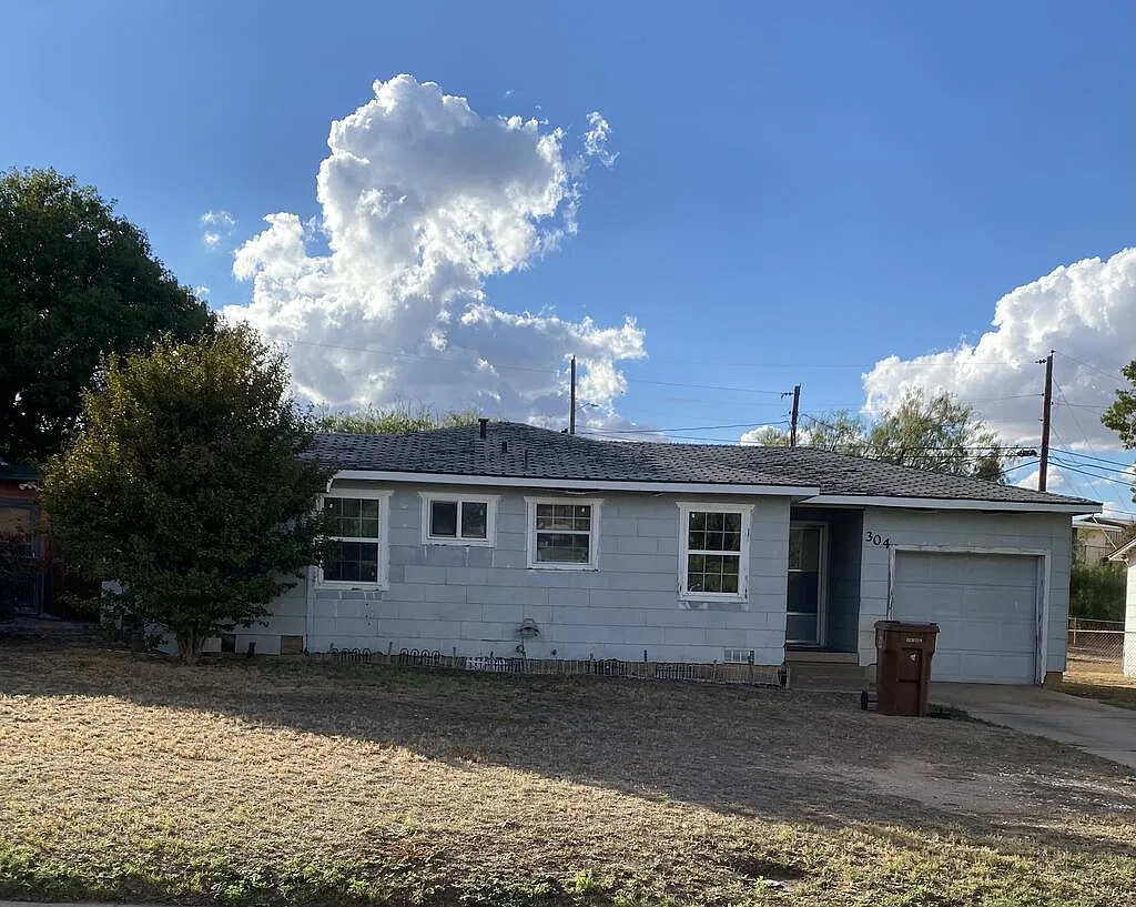 2 bed, 1.0 bath, 1160 sqft, $950 — Photo 1