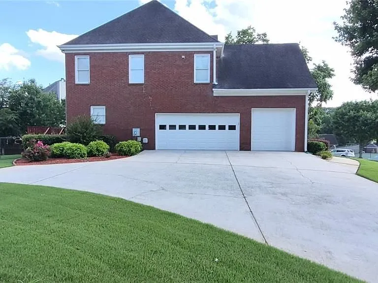 5760 Dovnick Dr — Photo 2