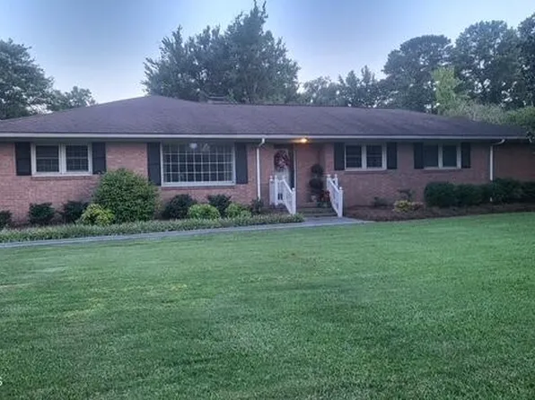 2262 Old Oak Road, Kinston, NC 28504