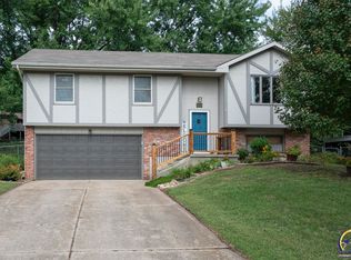 3609 SW Woodvalley Pl, Topeka, KS 66614