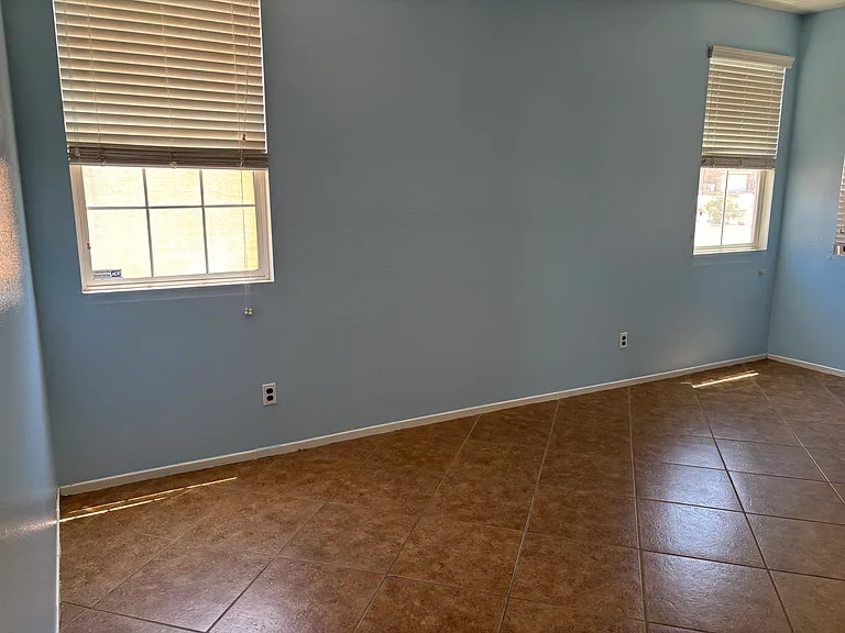 8623 Bridgeport Ave — Photo 5