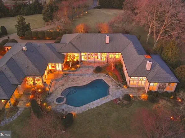9619 Georgetown Pike, Great Falls, VA 22066