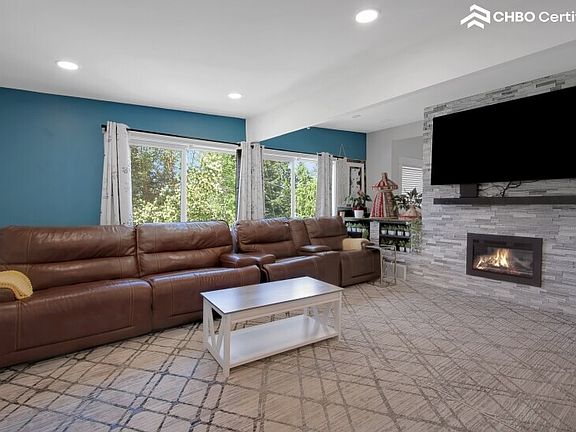 Cozy fireplace in the main living room