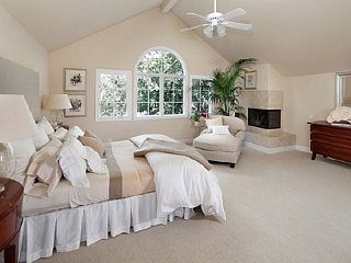 4th image of 3953 Laguna Ave