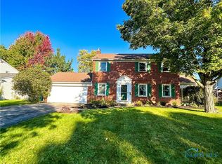 5910 Rockdale Ln, Sylvania, OH 43560