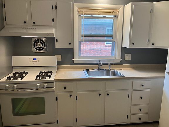 3rd image of 57 Gould Dr APT C