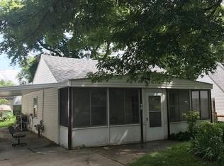75 Vermont Dr, Troy, MI 48083