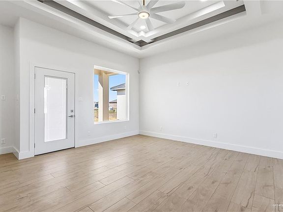 4th image of 417 Serg Loop