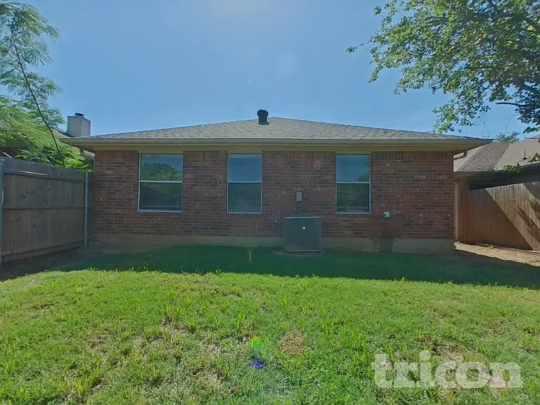 700 Stribling Cir — Photo 15