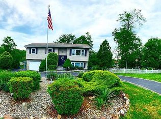 9 Beechwood Dr, Congers, NY 10920