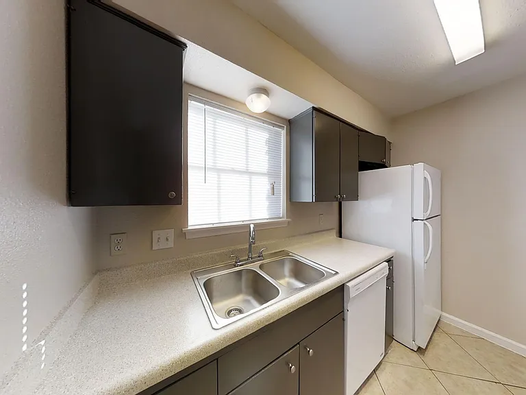 Verano at the Heights Apartments — Photo 54