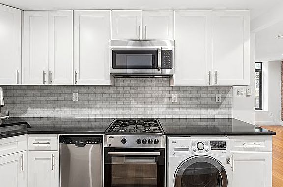 4th image of 43 Essex St APT 3