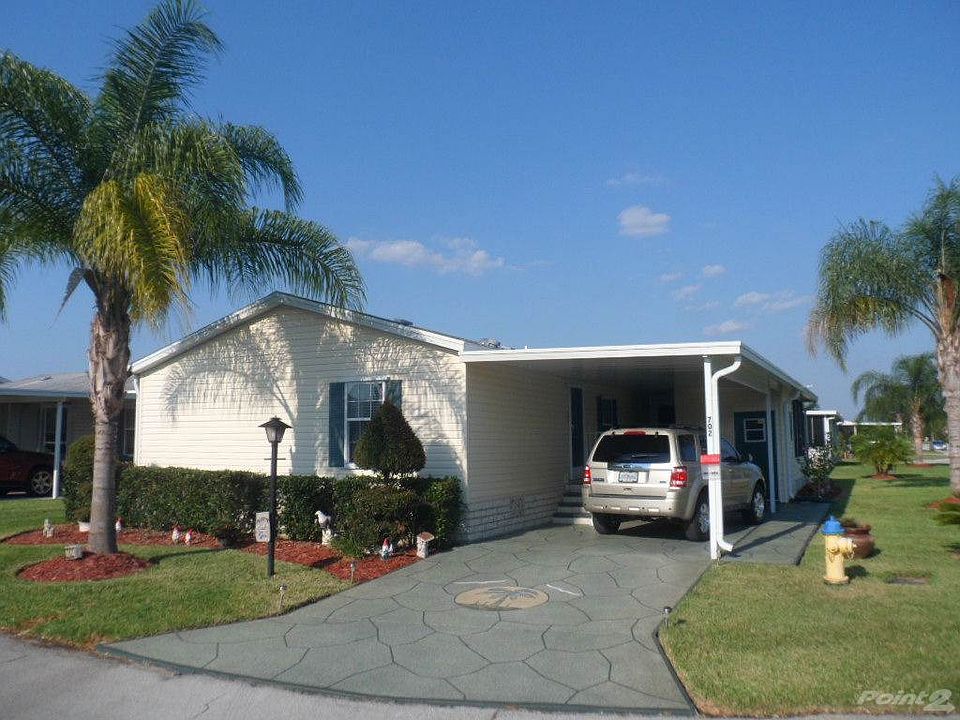 702 Red Cypress Lane Winter Haven, FL 33881