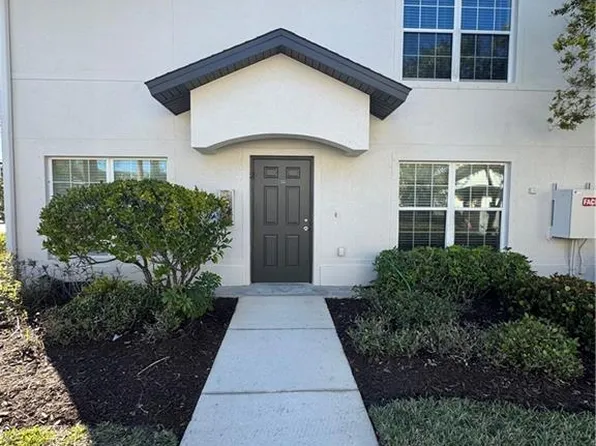 9068 Gervais Cir APT 209, Naples, FL 34120