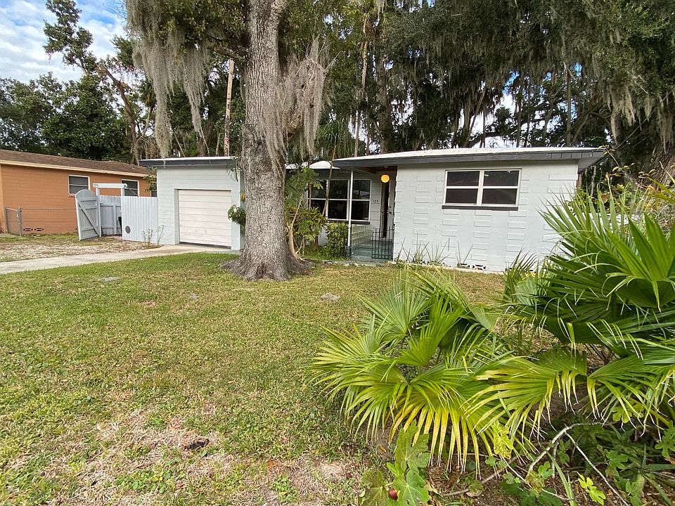 1st image of 125 Oakwood Dr