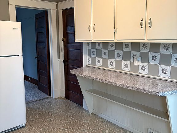 3rd image of 41 N Pawling St