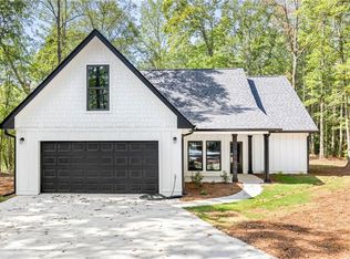 219 Ruby Ln, Commerce, GA 30530