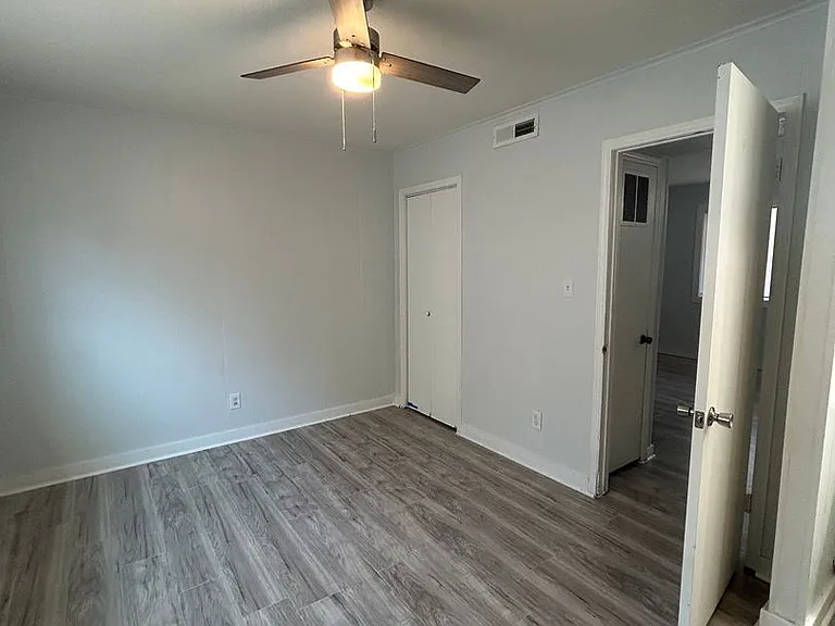 969 W Holly St — Photo 10