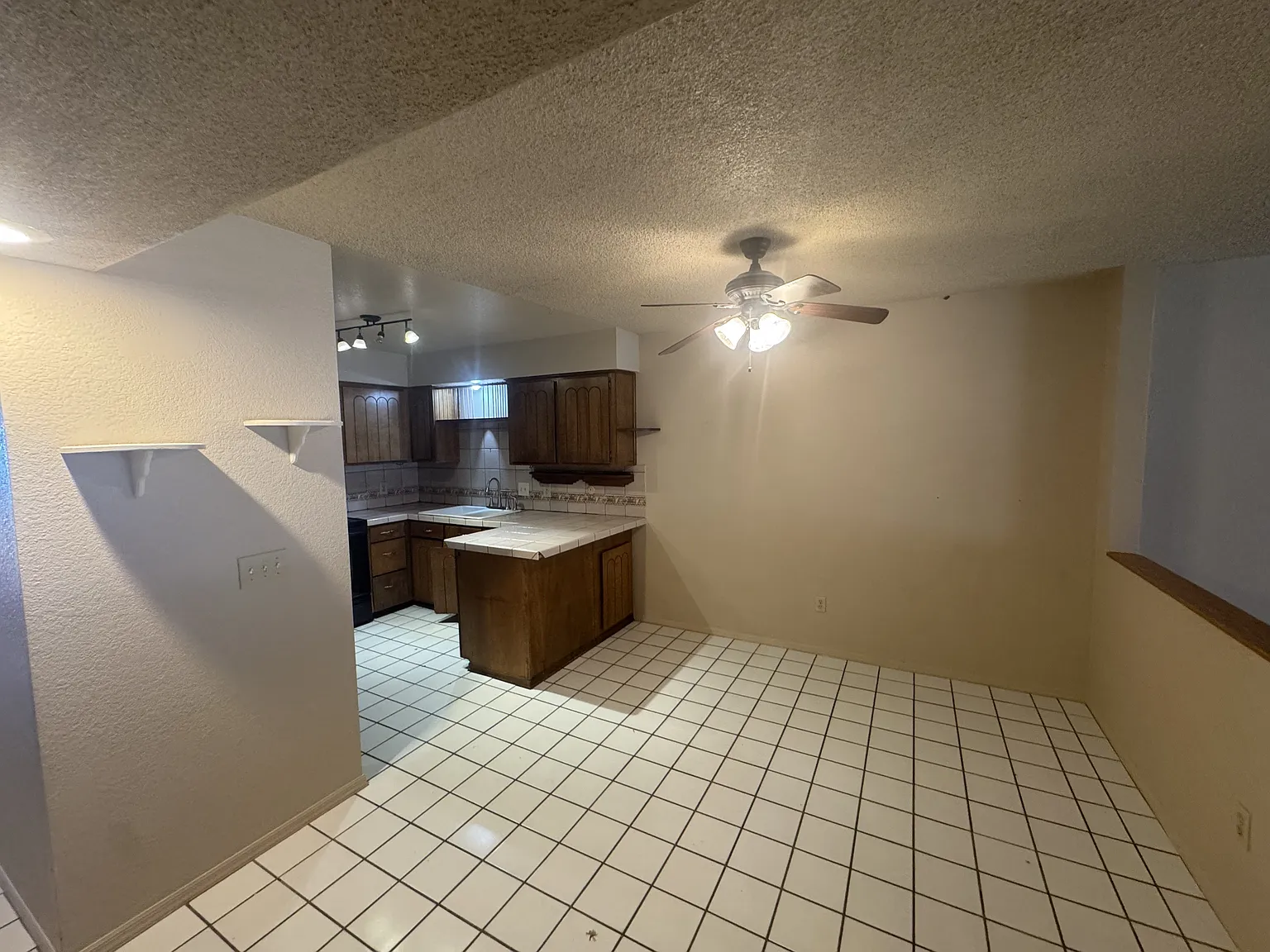 3 bed, 1231 sqft, $1,400 — Photo 2