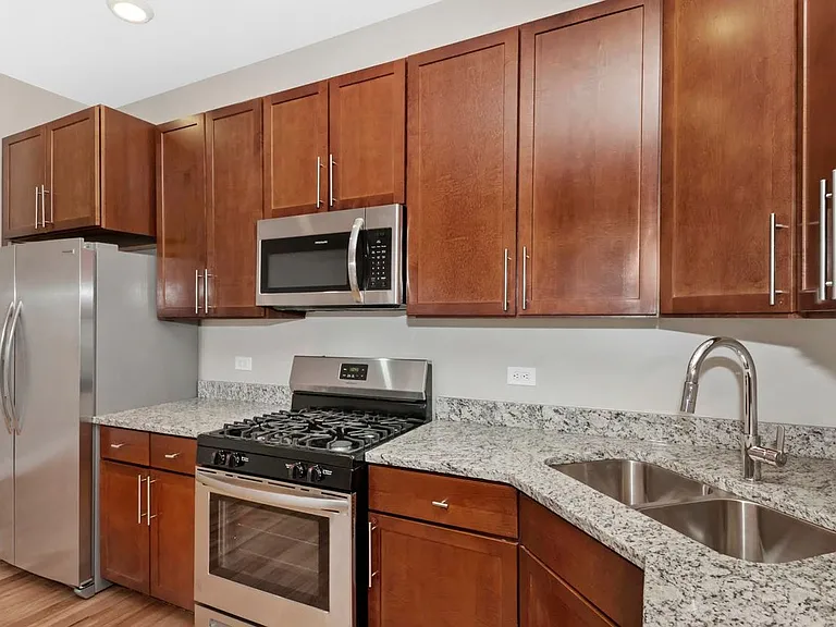 535 E 43rd St #3W — Photo 5