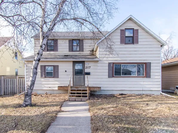 217 9th St N, Wahpeton, ND 58075