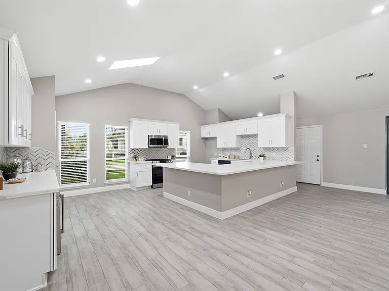 2603 Baycrest Dr — Photo 9