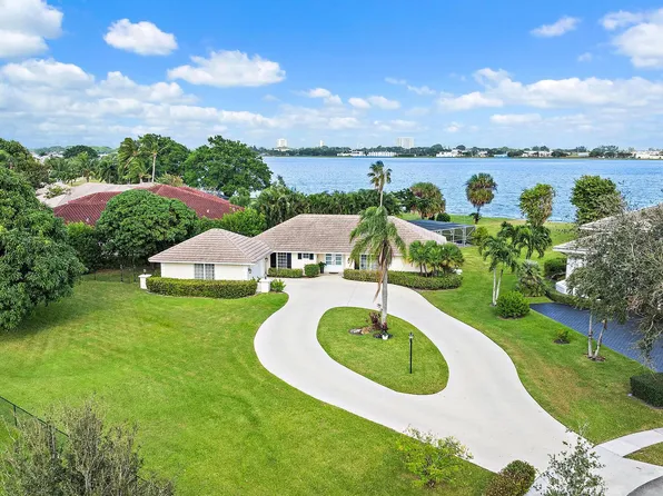 4 Cloister Circle, West Palm Beach, FL 33401