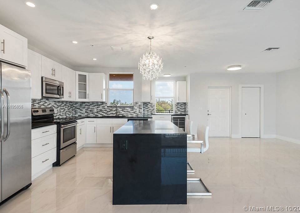 1st image of 555 E Dania Beach Blvd #8