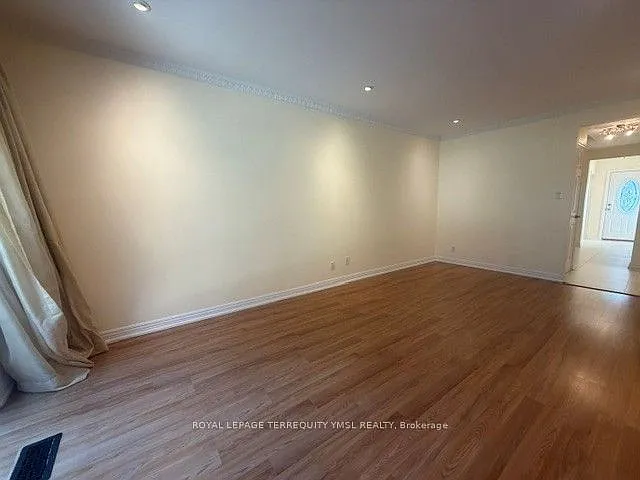 8 Farmstead Rd — Photo 10