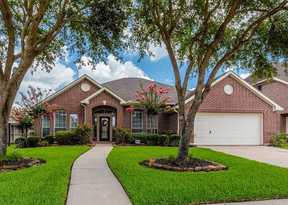 1st image of 8107 Firefly Ln