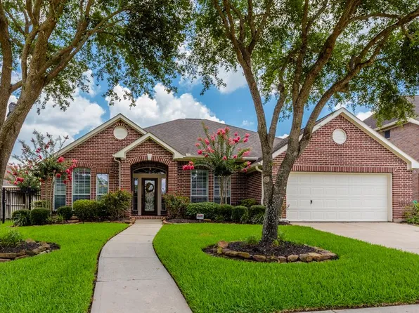 8107 Firefly Ln, Sugar Land, TX 77479