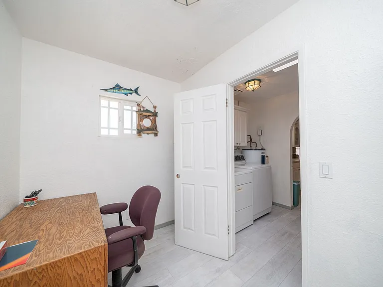 3910 Coral Reef Dr — Photo 34
