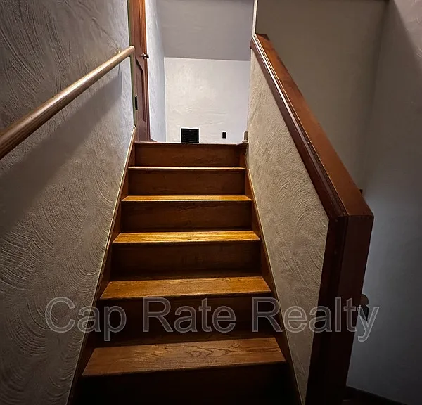 322 S Powell Ave — Photo 15