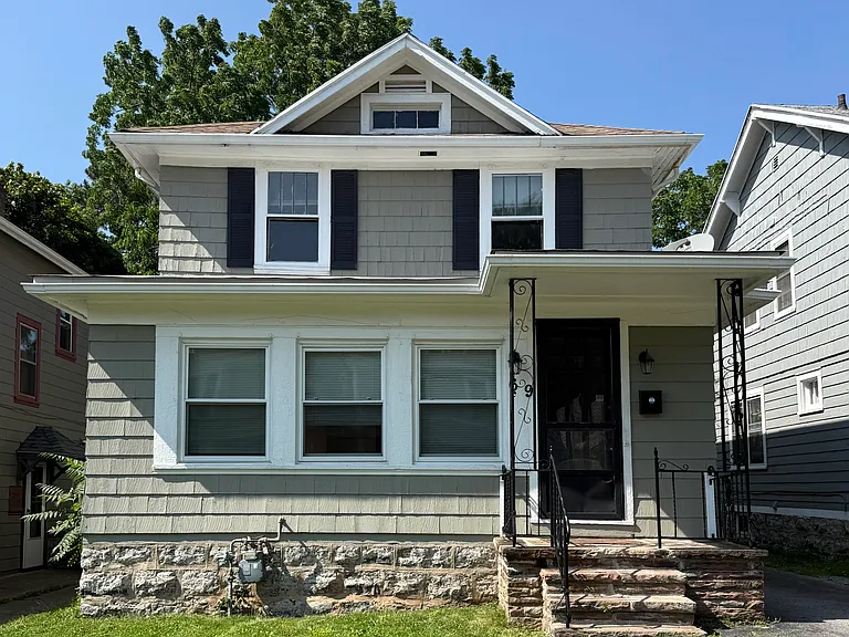69 W Northrup Pl — Photo 2