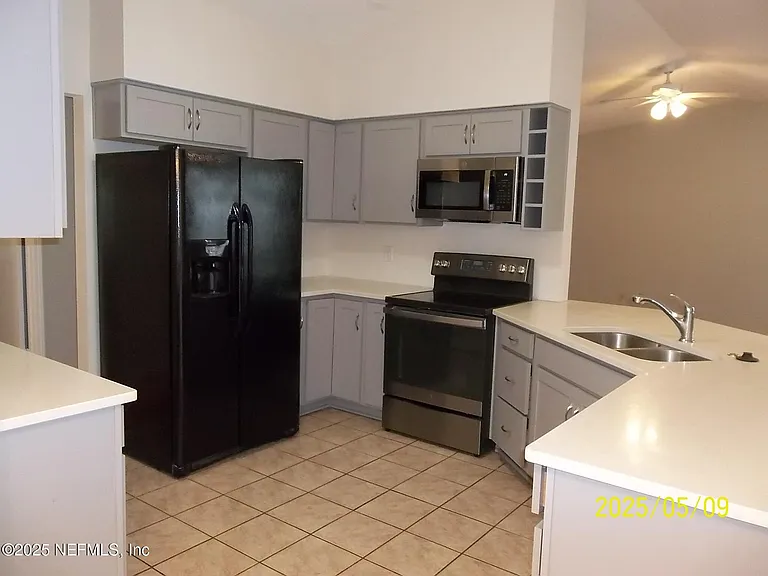 255 Leatherleaf Dr — Photo 11