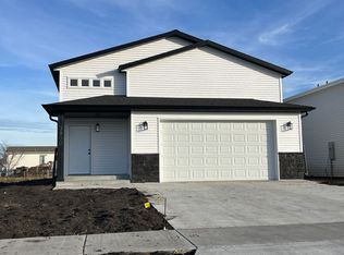 3830 33rd St S, Moorhead, MN 56560