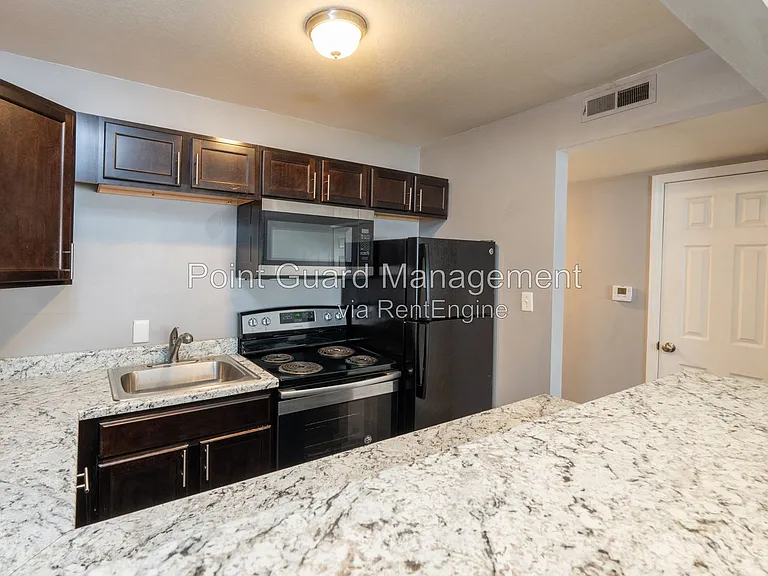 2110 E 16th St N #101 — Photo 2