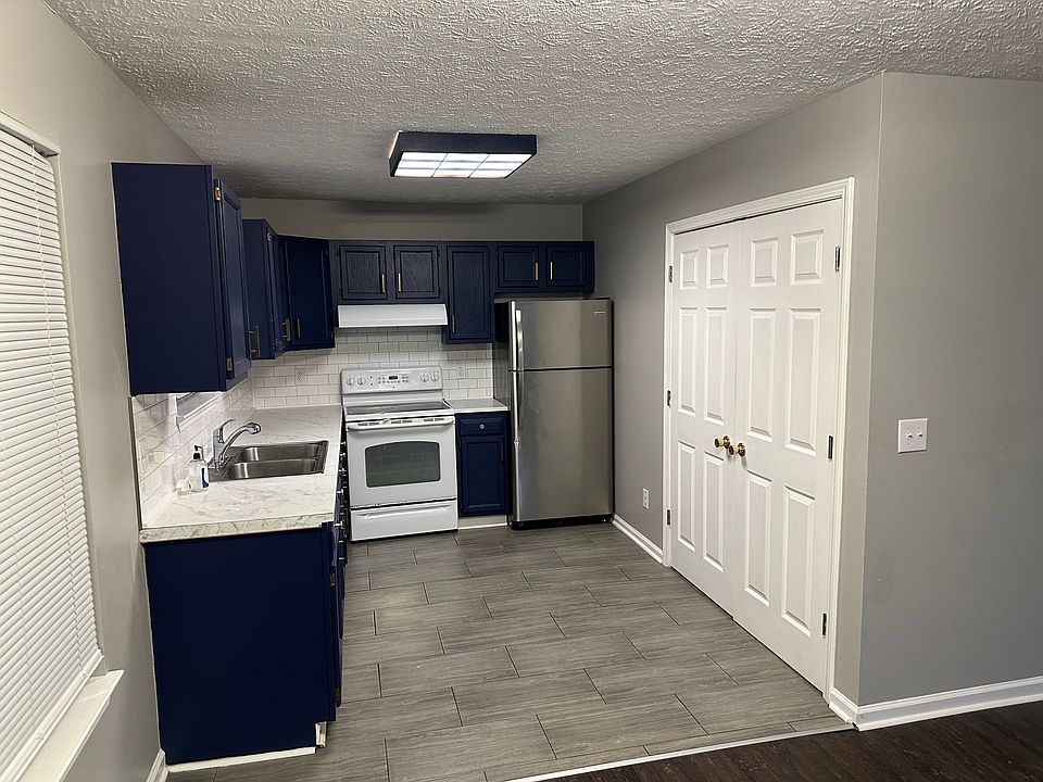 Washer and dryer hook up in the double doors