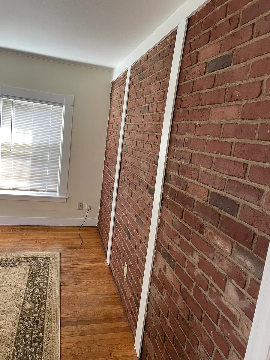 Living room - 14-20 Winter St #14